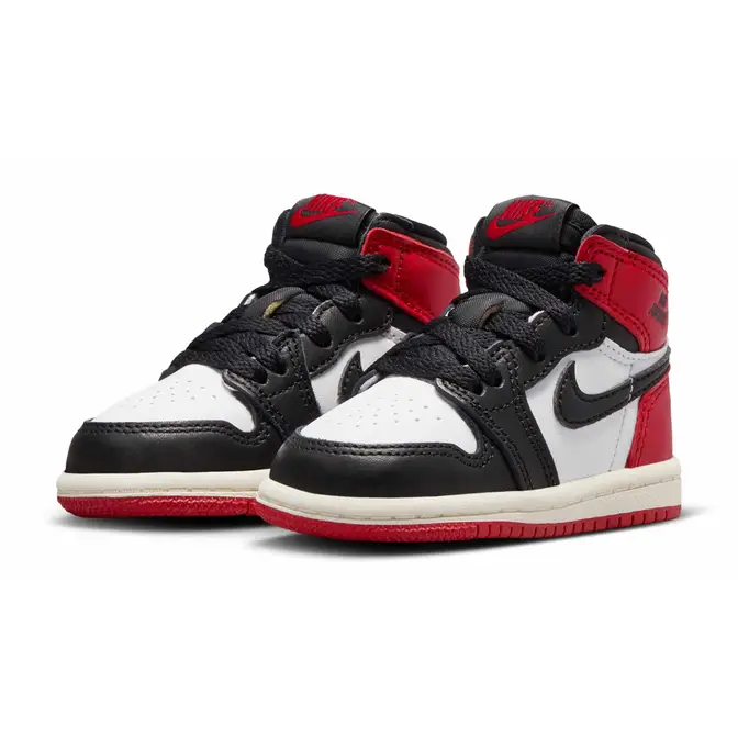 靴 Nike Air Jordan 1 \"Black Toe Reimagined\" Rumoured: The Nike Air Jordan 1 High Black Toe Reimagined