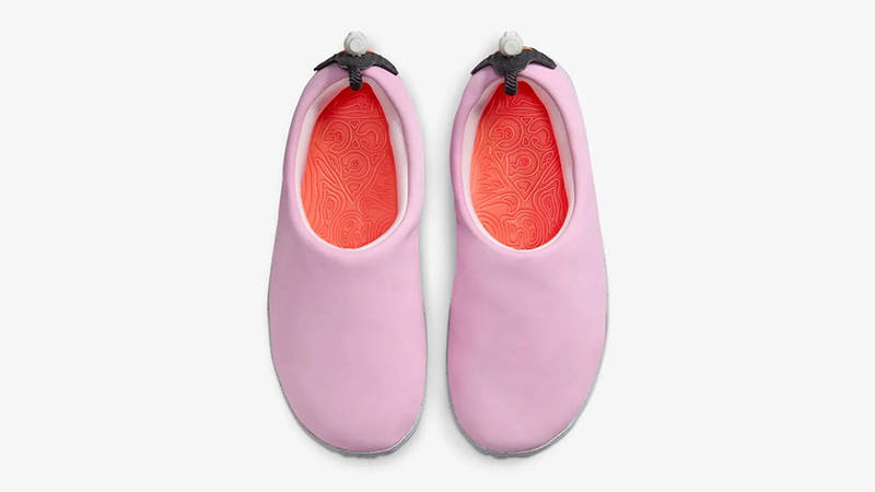 Nike ACG Moc Beyond Pink Photon Dust FZ1783-600 middle