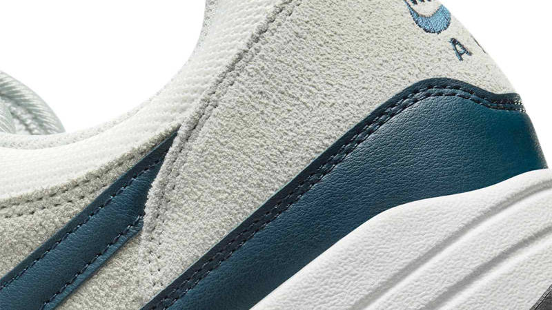 Nike Air Max 1 White Armory Navy Closeup