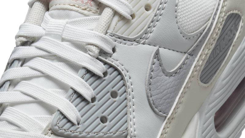 Nike Air Max 90 Light Bone Light Violet Side Closeup
