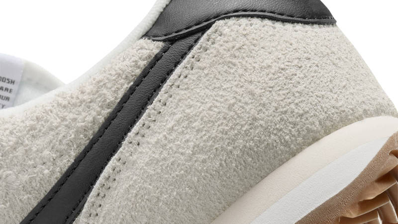 Nike Cortez Vintage Muslin Black Closeup