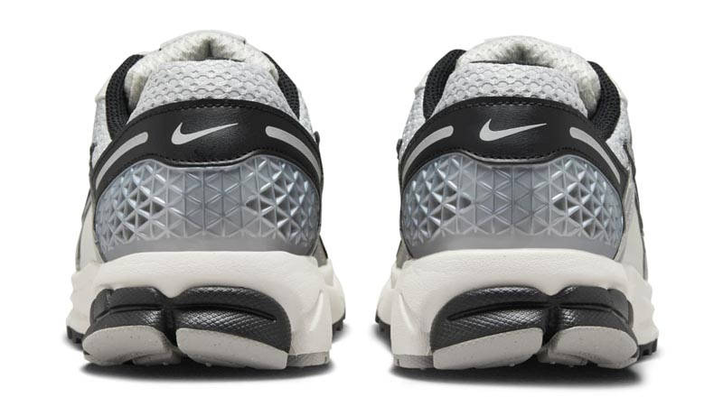 Nike Zoom Vomero 5 Photon Dust Black Back