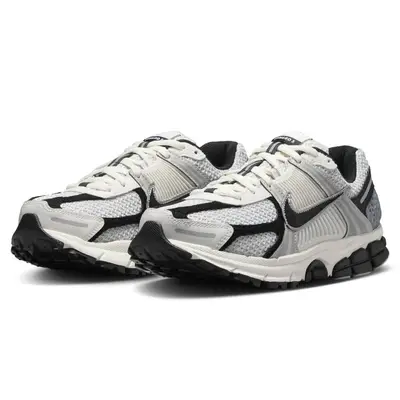 Nike Zoom Vomero 5 Photon Dust Black Front