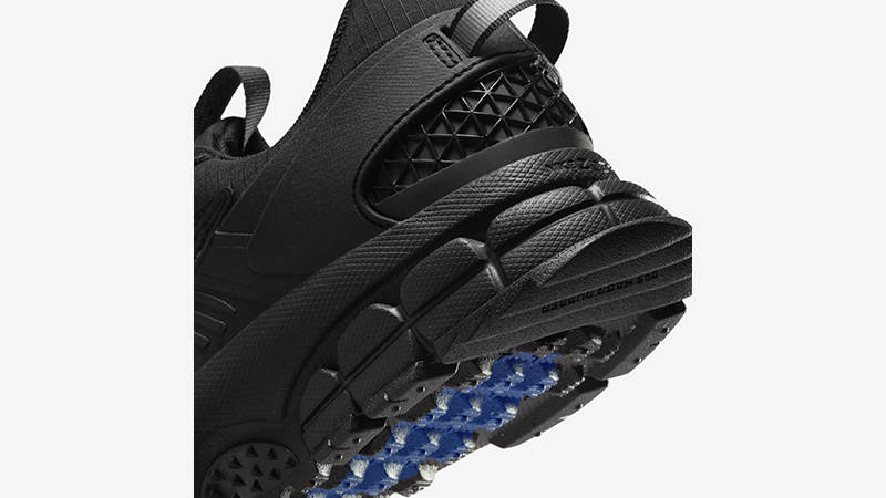 Nike Zoom Vomero 5 Roam Black heel