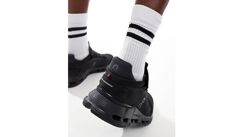 ON Cloudnova 2 Black back