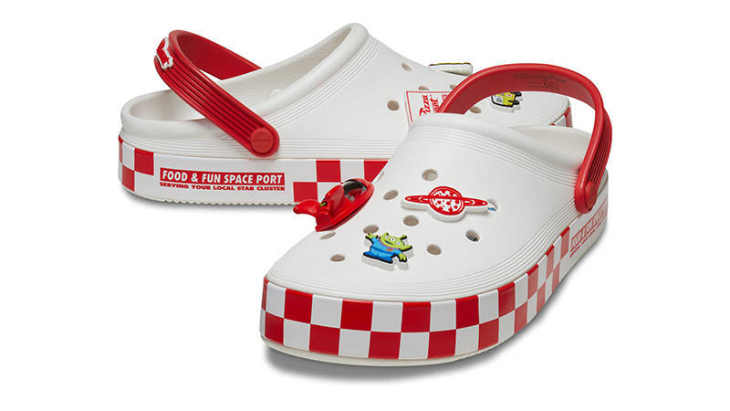 Toy Story x Crocs Off‑Court Clog Pizza Planet 209816‑100 Front