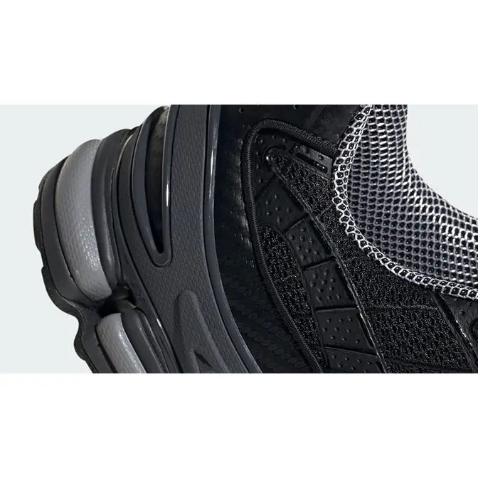 adidas Ozweego Pro Black Iron Metallic IH0397 Detail
