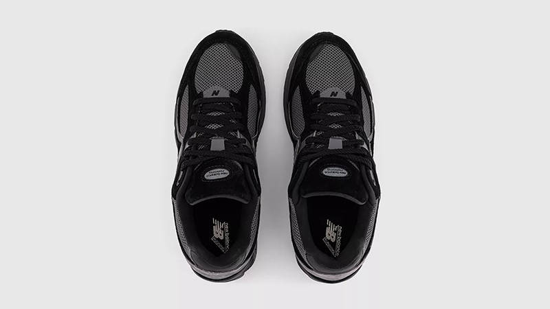 New Balance 2002R Black Dark Grey M2002RBL middle