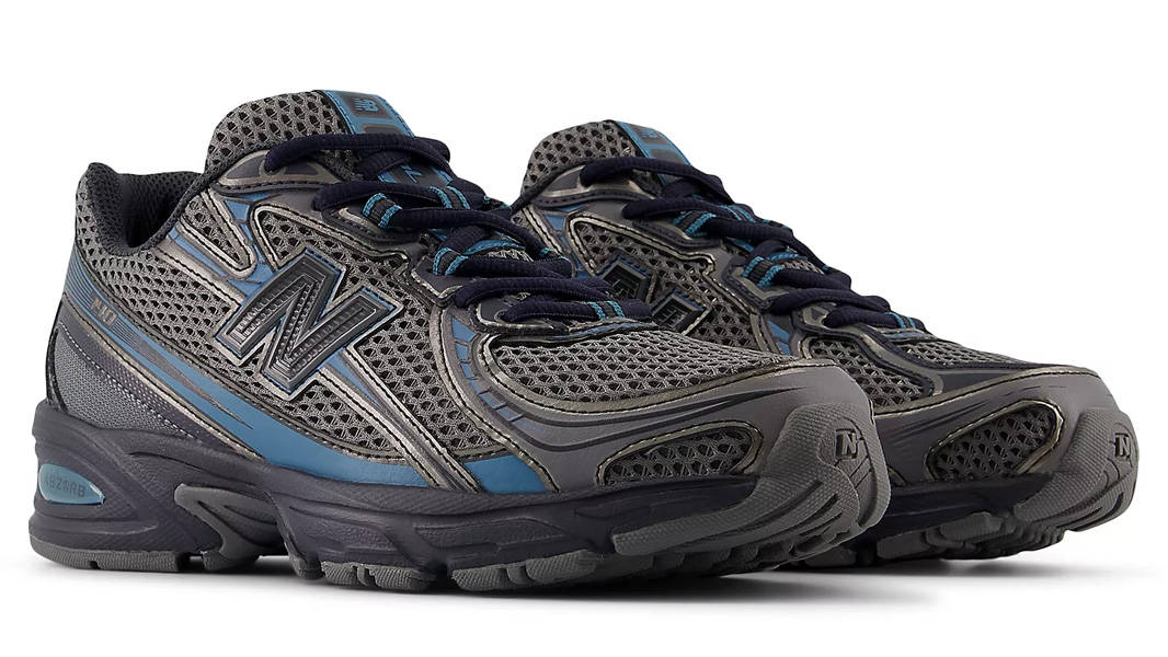 New Balance 740 Black Blue Front