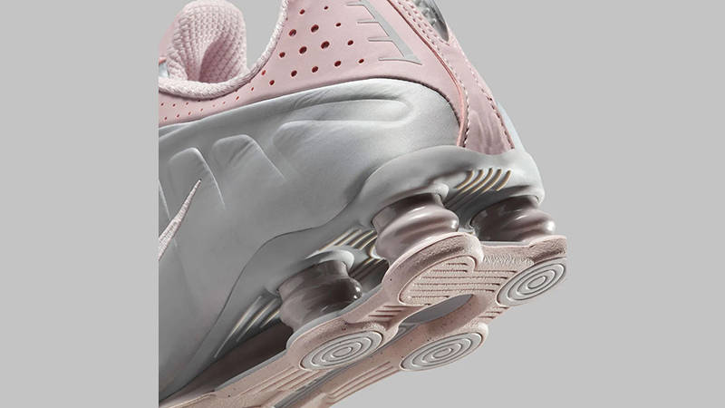 Nike Shox R4 Barely Rose Platinum AR3565-600 heel