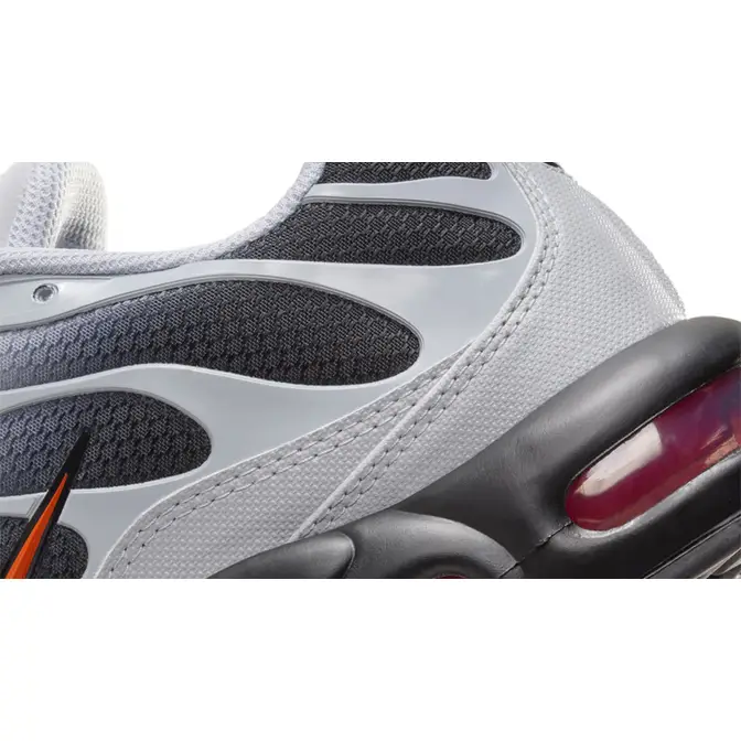 Nike TN Air Max Plus Wolf Grey Picante Red Closeup