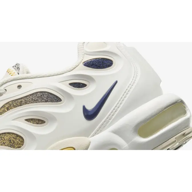 PSG x Nike TN Air Max Plus Drift Phantom Closeup