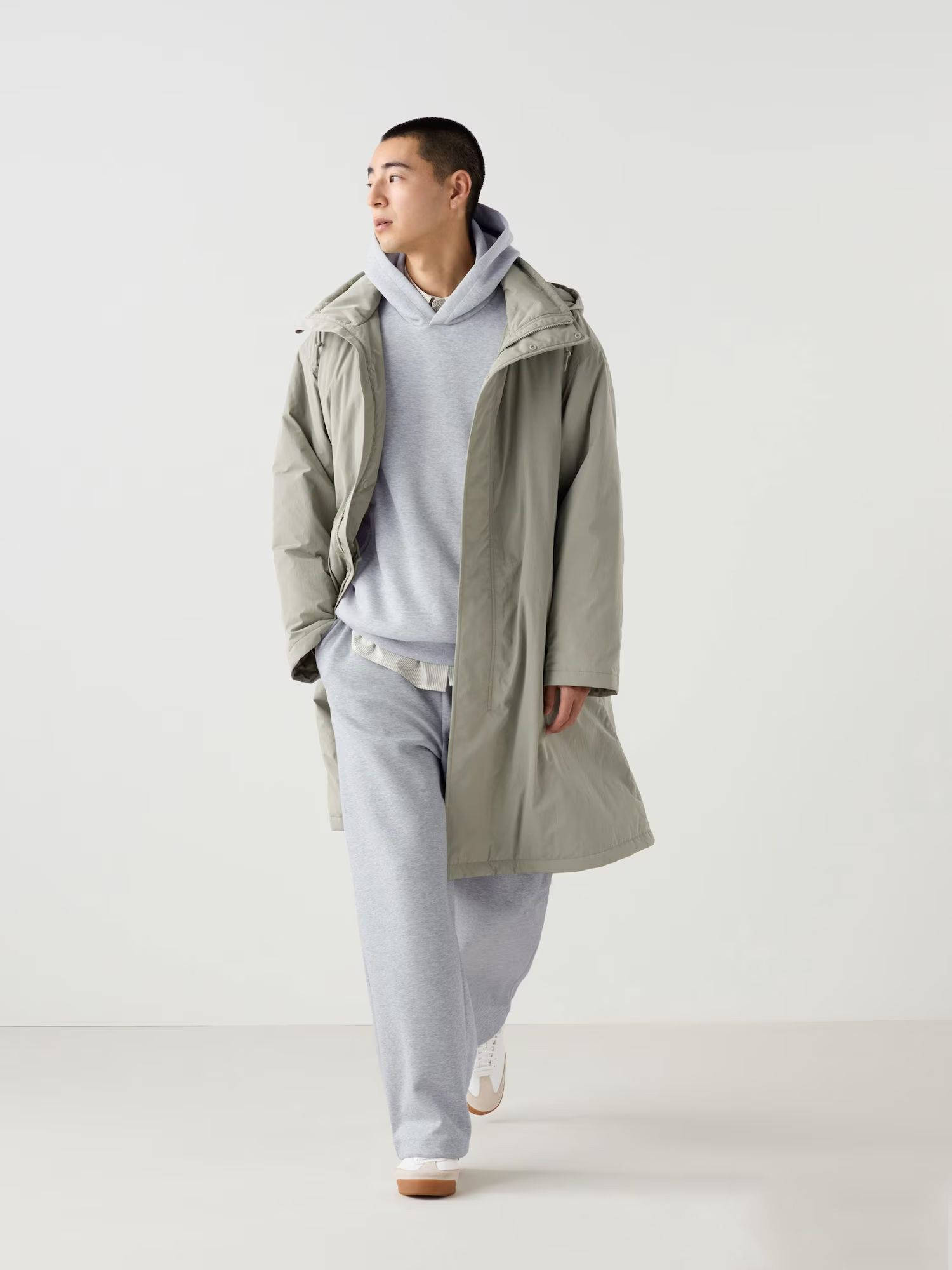 Uniqlo Wide Joggers Grey Feature