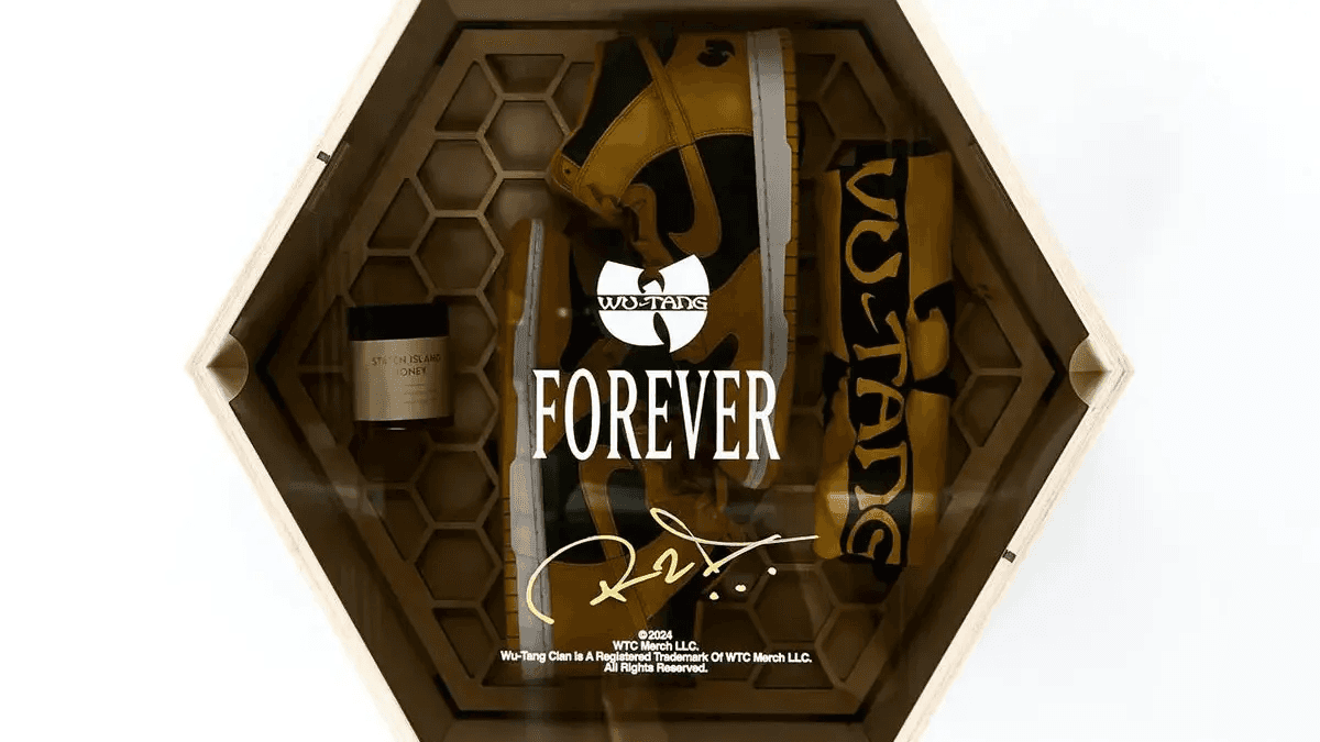 Check out the Wu-Tang Clan x Nike Dunk High Special Box!