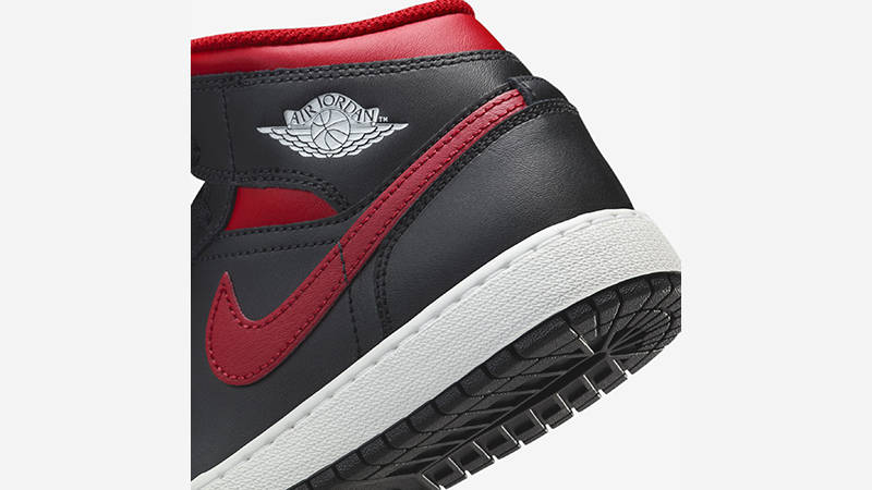 Air Jordan 1 Mid GS Bred DQ8423-067 heel