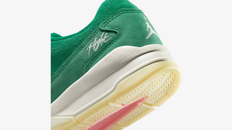 Air Jordan Flight Court Christmas HF3255-300 heel