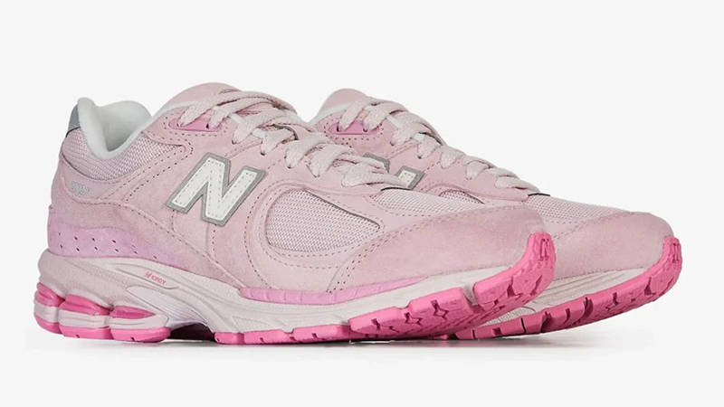 Courir Exclusive x New Balance M2002 Rose front
