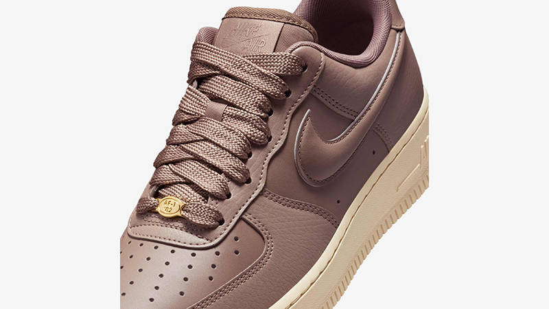 Nike Air Force 1 Low Mink Brown HF2014-200 tongue
