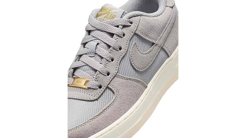 Nike Air Force 1 LV8 GS Light Smoke Grey FZ1022-001 tongue