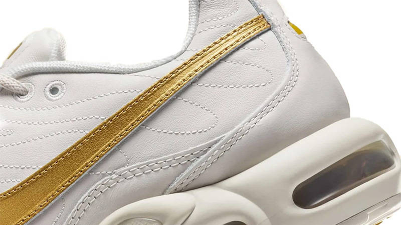 Nike Air Max Plus Tiempo Metallic Gold Closeup