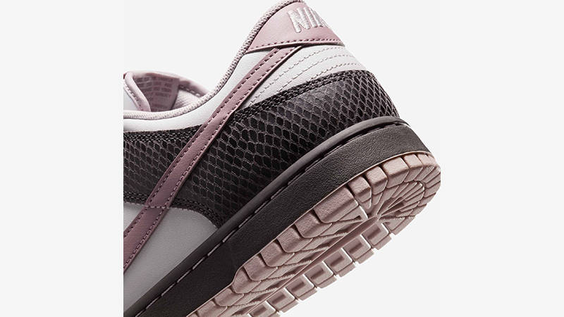 Nike Dunk Low SE Snakeskin Medium Ash HV6932-299 heel