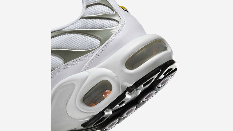 Nike TN Air Max Plus White Metallic Silver HJ9743-100 heel