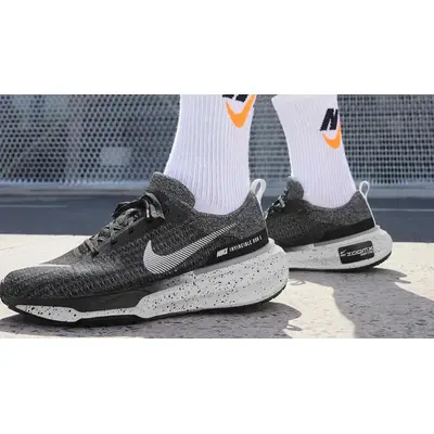 Nike ZoomX Invincible Run 3 Oreo On Foot
