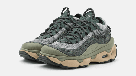Nike Air Max Flyknit Venture Steps Out in "Vintage Green"
