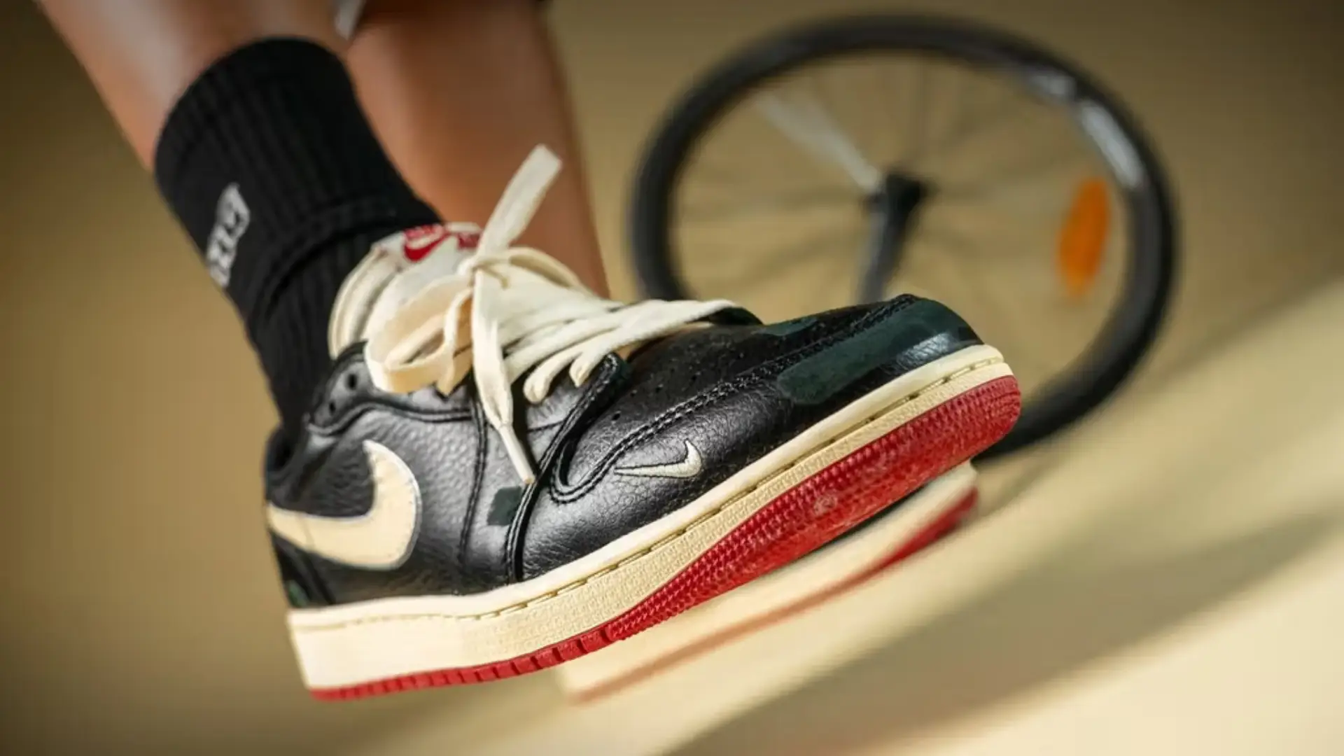 【本物保証 /関税・送料無料】Nigel Sylvester × Nike Jordan Nigel Sylvester Air Jordan 1 Low OG Nitro IB8958-001