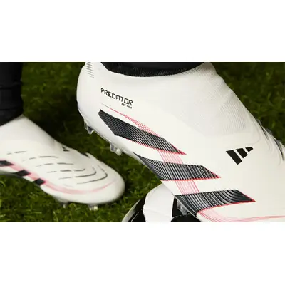 adidas Predator Elite Laceless FG Goal Hunter Pack On Foot (1)