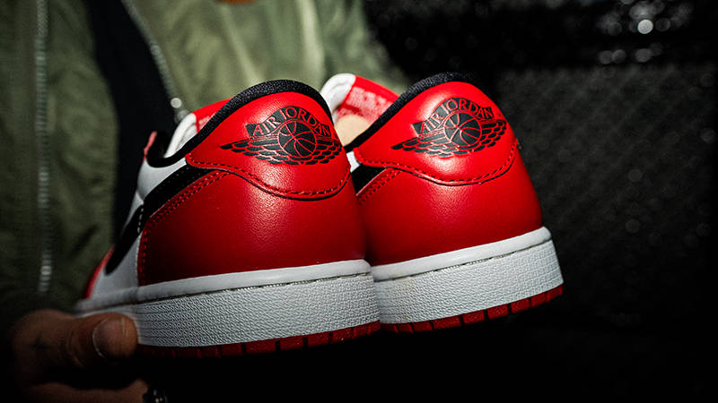 Air Jordan 1 Low OG Chicago 2025 heel