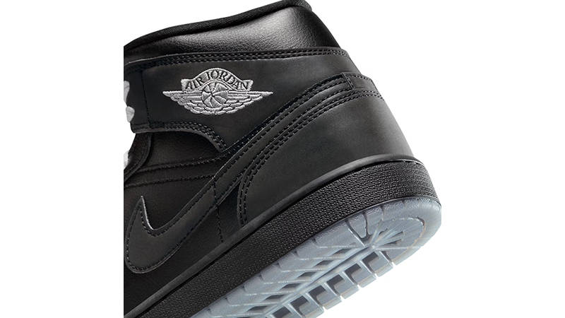 jordan 1 black heel