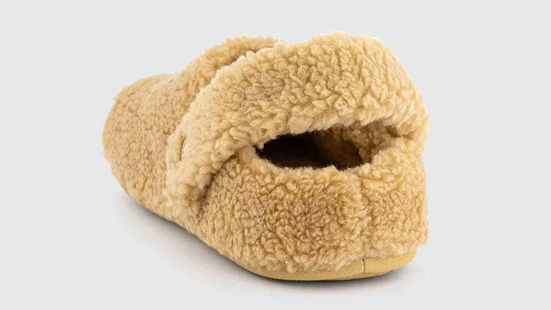 Crocs Classic Cozzzy Slipper Wheat 209386-209 back