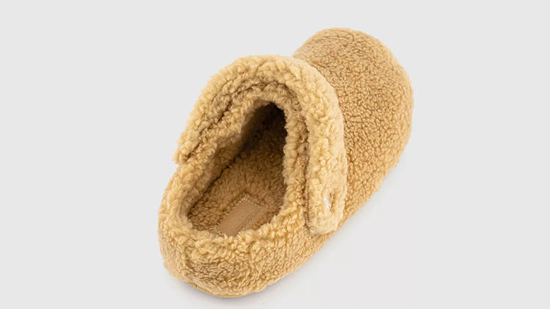 Crocs Classic Cozzzy Slipper Wheat 209386-209 inner