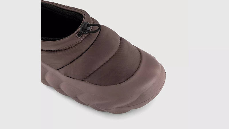 Crocs Overpuff Shorty Truffle 210668-0LF toe