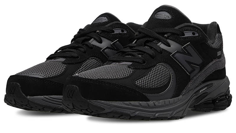 New Balance 2002R GS Gore-Tex Charcoal GC2002BL front