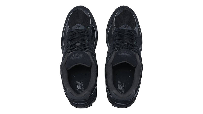 New Balance 2002R Triple Black Suede U2002RBL middle