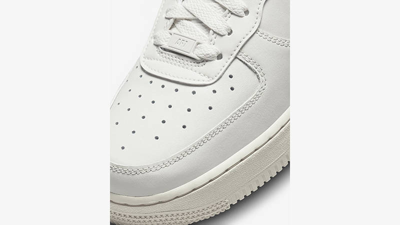Nike Air Force 1 Low Snakeskin Sail toe