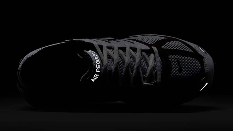 Nike Air Pegasus 2K5 Dark Team Red HQ5718-600 in dark