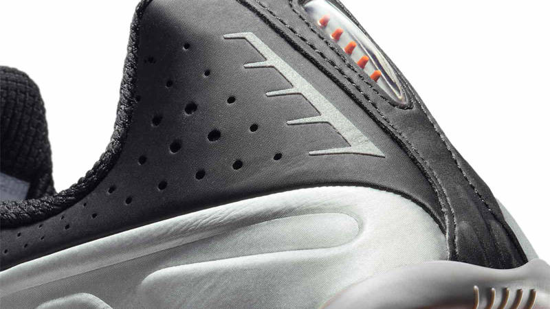 Nike Shox R4 Black Metallic Silver Closeup