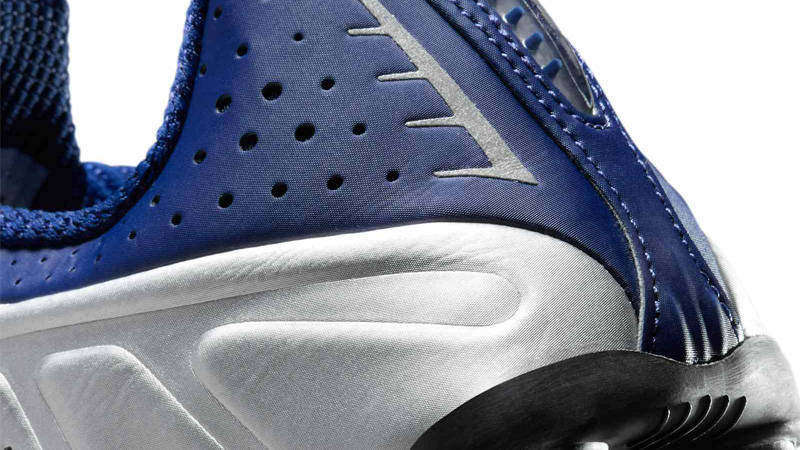 Nike Shox R4 Blue Void Closeup