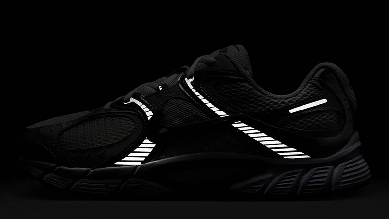 Nike V5 RNR Malachite HJ5228-100 in dark