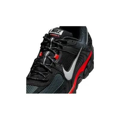 Nike Zoom Vomero 5 Bred HV2527-002 tongue