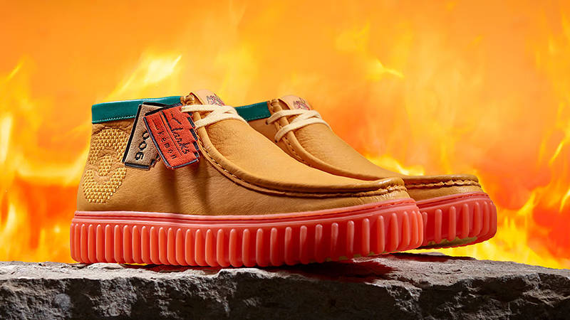 Pokémon x Clarks Torhill Boot Charizard 26182499-p front