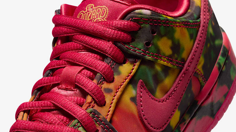 The Wizard of Oz x Nike SB Dunk Low PS Gym Red FZ1236-600 Detail