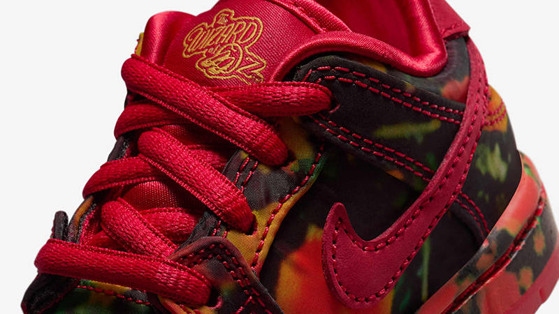 The Wizard of Oz x Nike SB Dunk Low Toddler Gym Red FZ1237-600 Detail