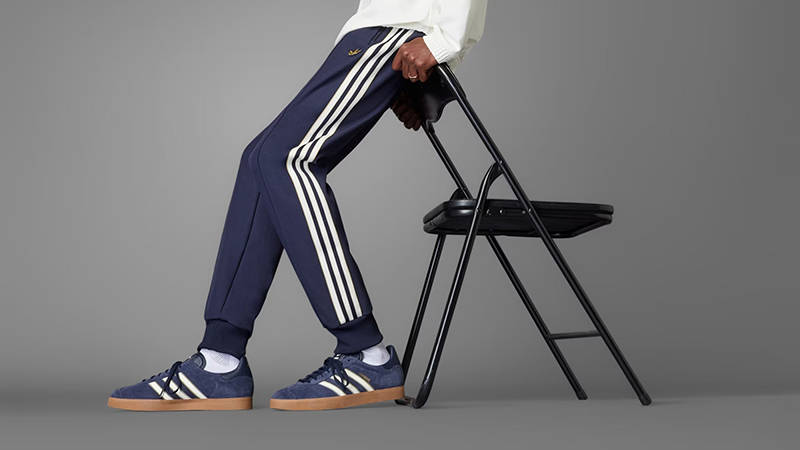 adidas Gazelle Juventus Terrace Icons Blue JS3044 on foot front