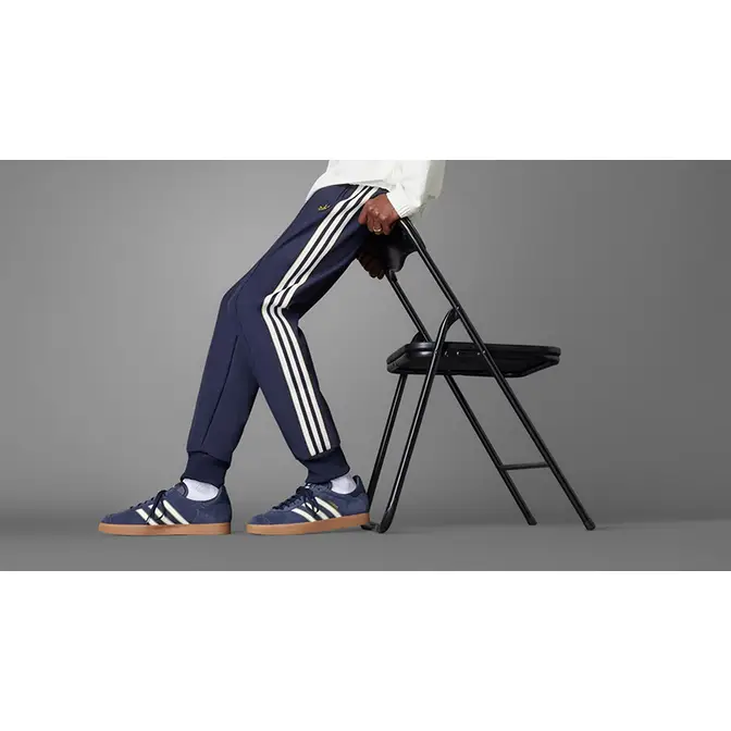 adidas Gazelle Juventus Terrace Icons Blue JS3044 on foot front