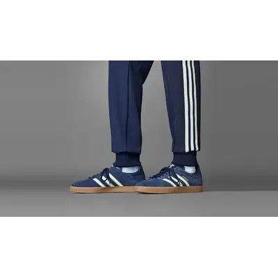 adidas Gazelle Juventus Terrace Icons Blue JS3044 on foot