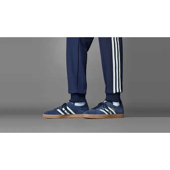 adidas Gazelle Juventus Terrace Icons Blue JS3044 on foot